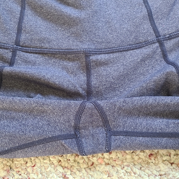 Lululemon Gather & Crow Crop Leggings Size 2 - Picture 4 of 7